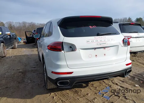 2016 Porsche Cayenne z USA, uszkodzony, nr VIN WP1AA2A23GKA09012